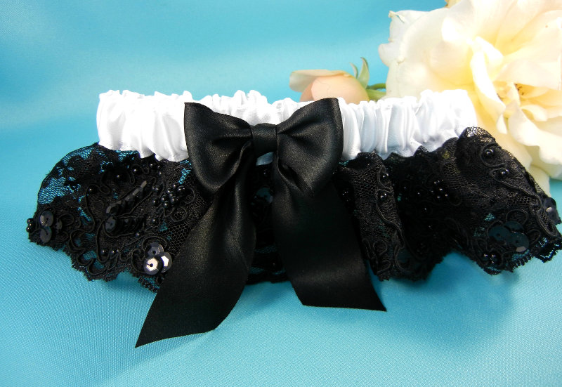 Black Embroidered Lace Garter